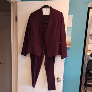 Calvin Klein Deep Plum Skinny Leg Women's Suit (Blazer 14W, Pants 16W)